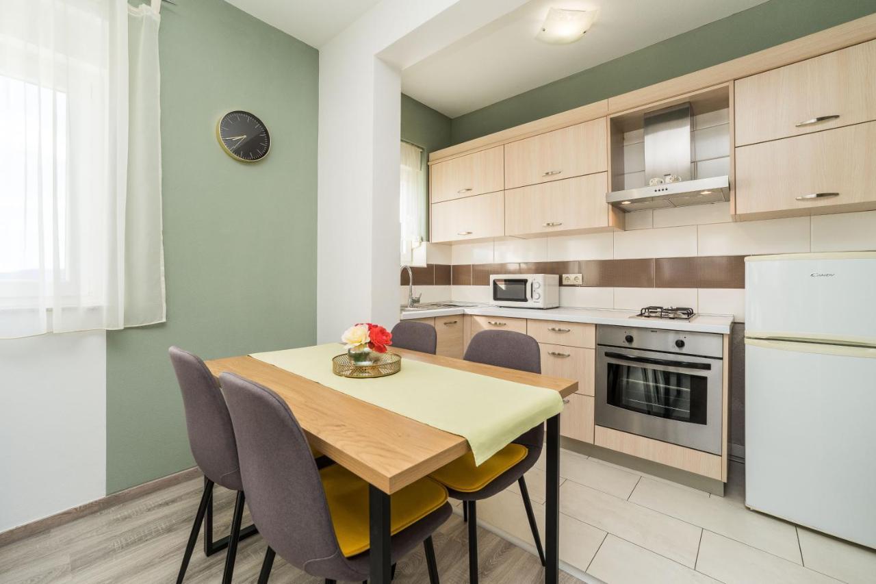 Apartments Matilda Sukosan Luaran gambar