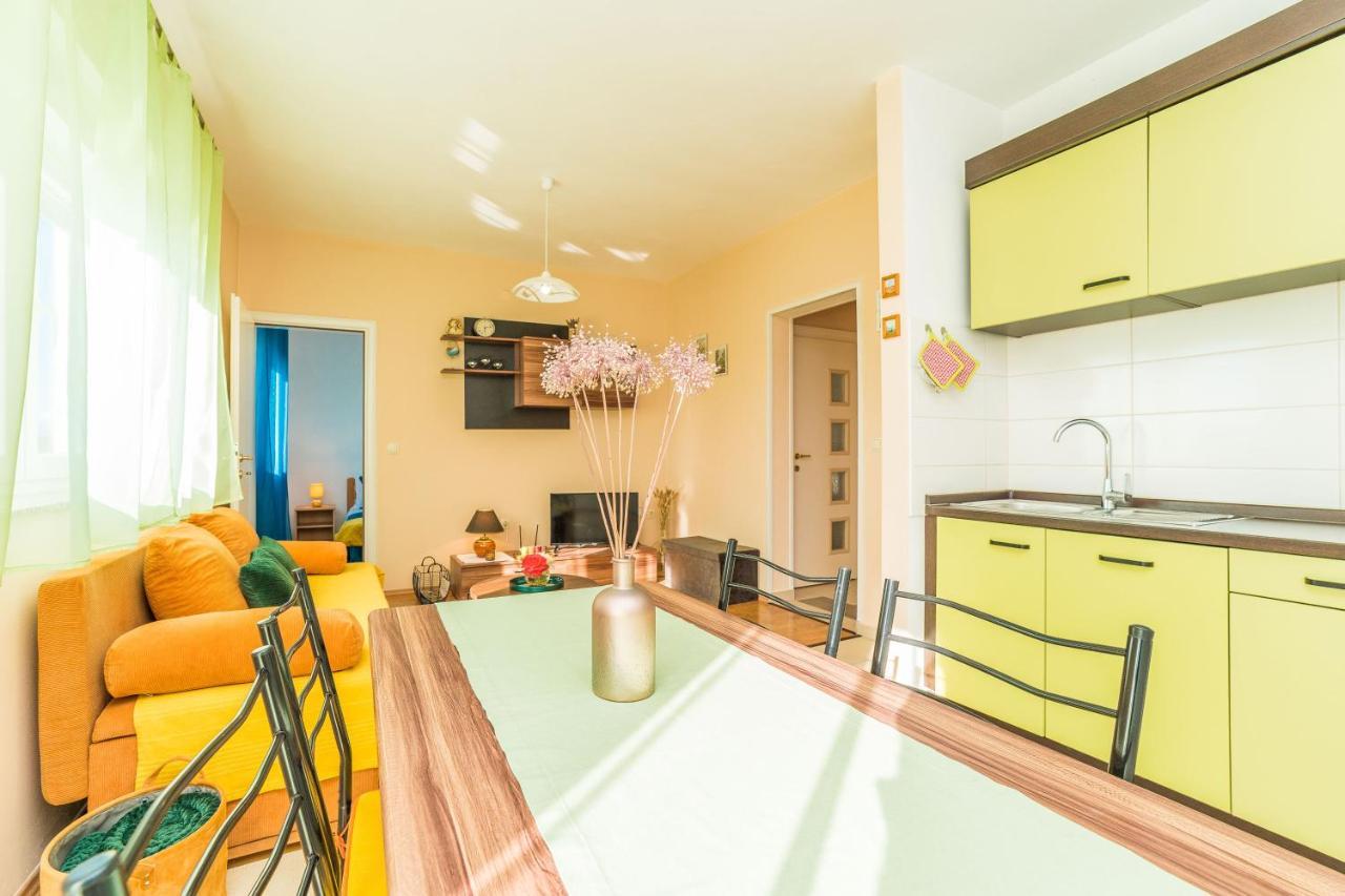 Apartments Matilda Sukosan Luaran gambar