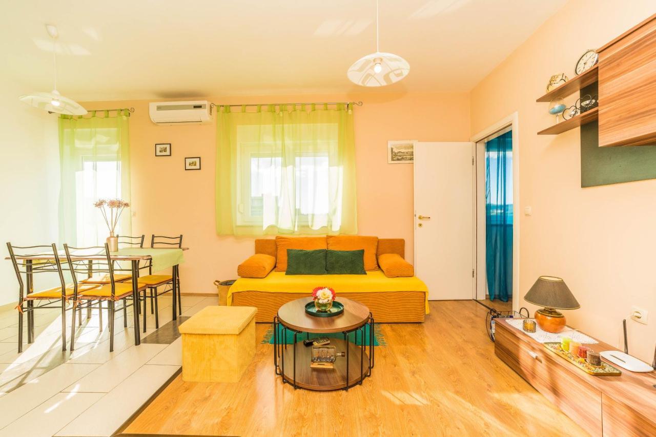 Apartments Matilda Sukosan Luaran gambar